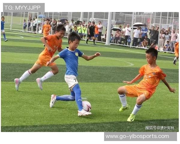 小学生足球表演视频展现青春活力与团队精神的精彩瞬间